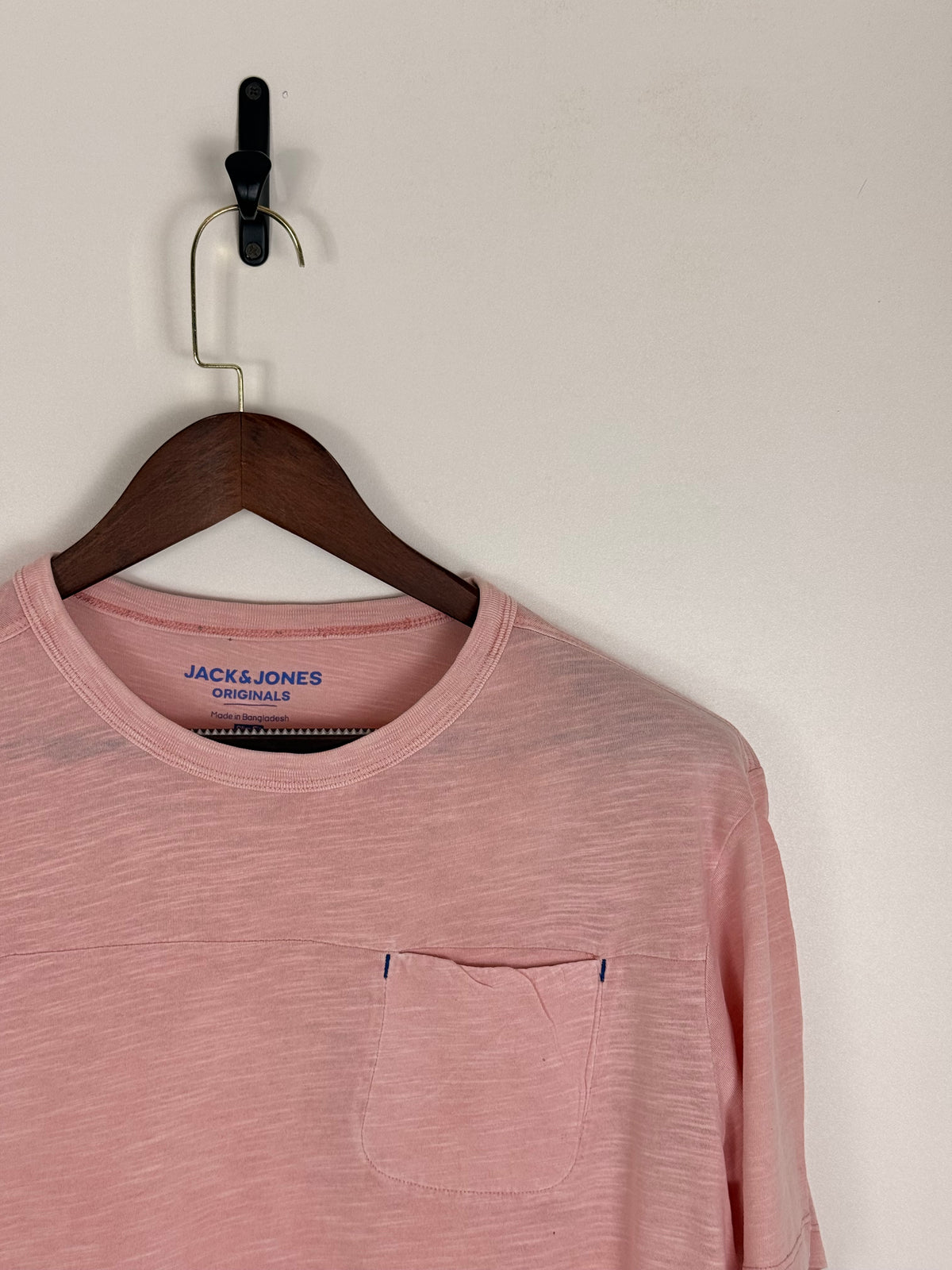 Jack & Jones Pocket Tee | C:42 L:28