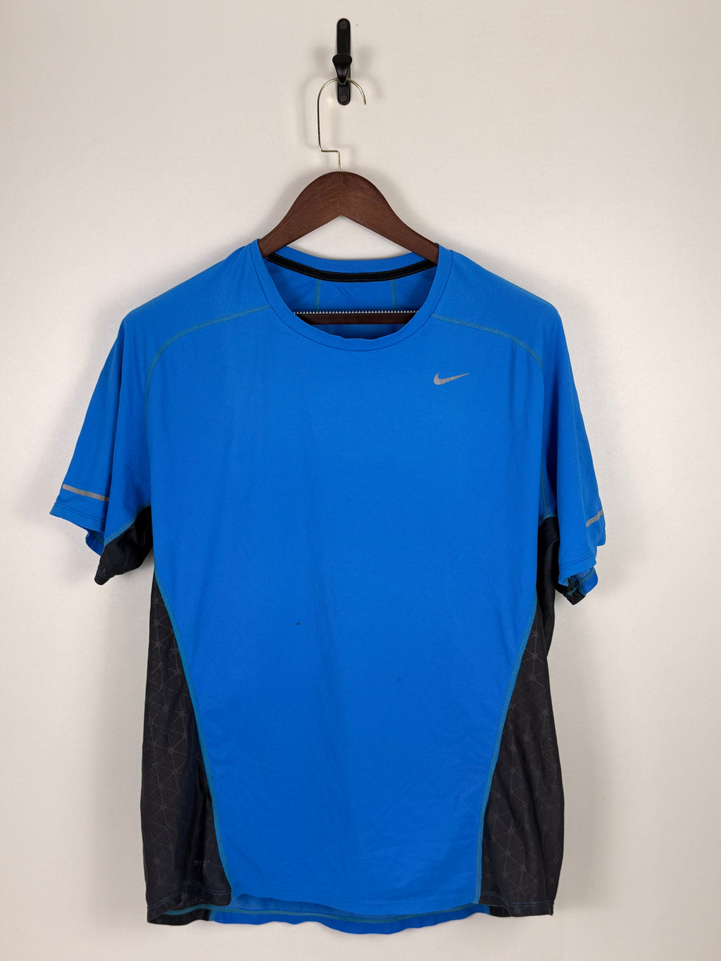 Nike Dri-FIT Running Performance Tee | C:44 L:28