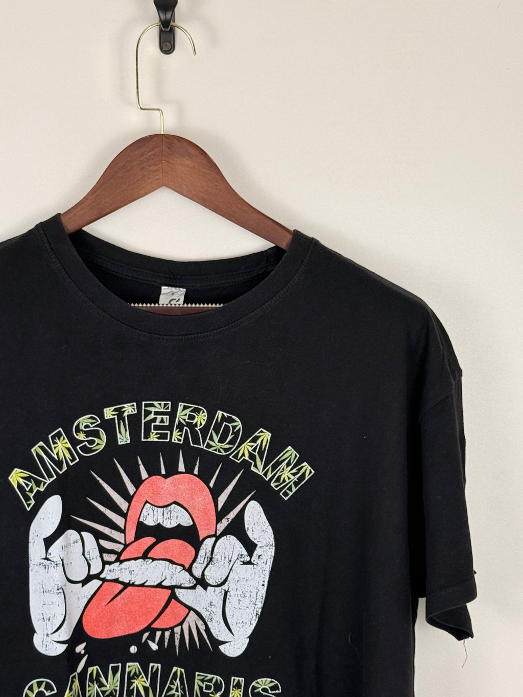 Amsterdam Cannabis Graphic T-Shirt | C:46 L:28