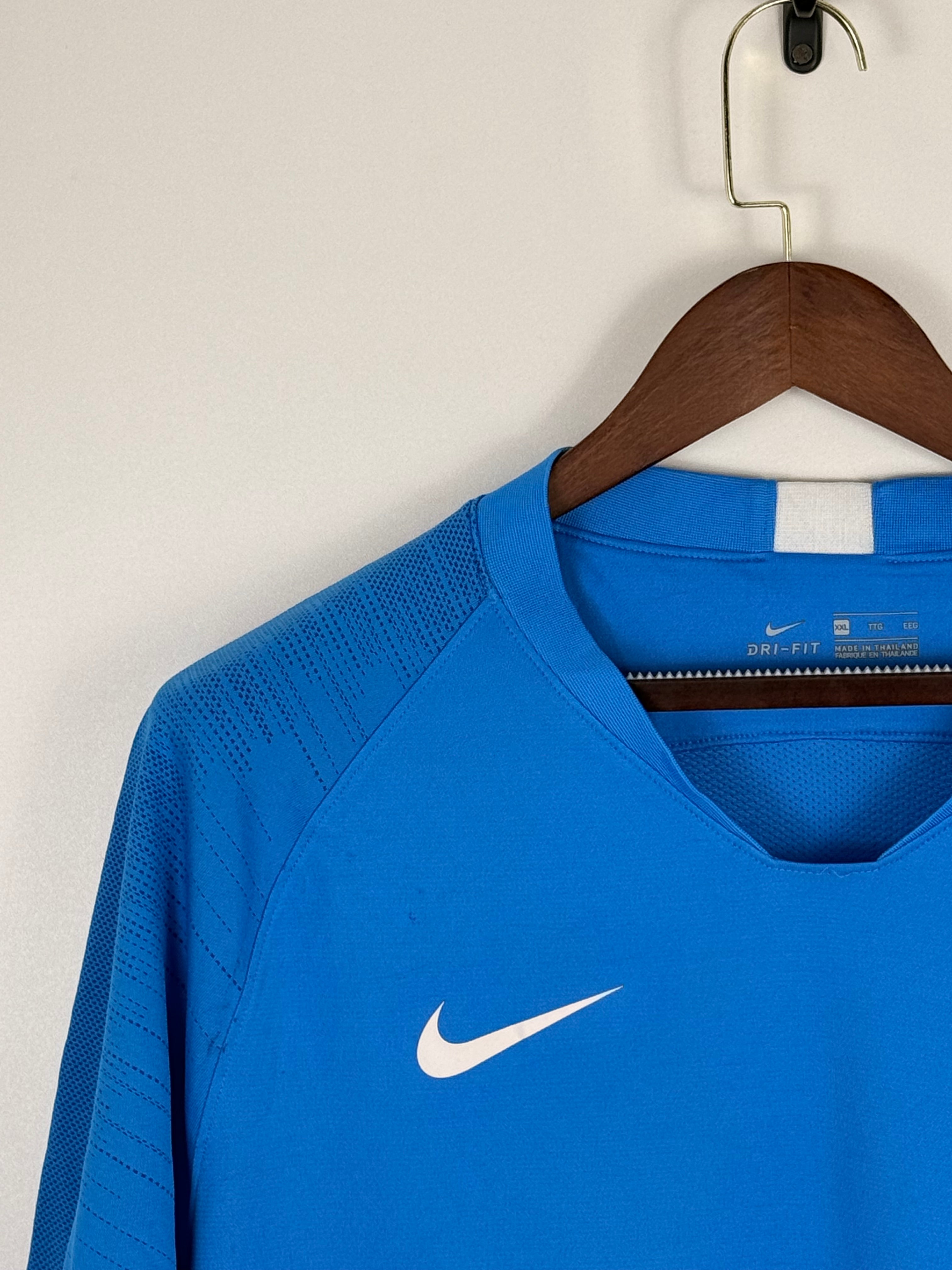 Nike Dri-FIT Strike Training Tee | C:50 L:31