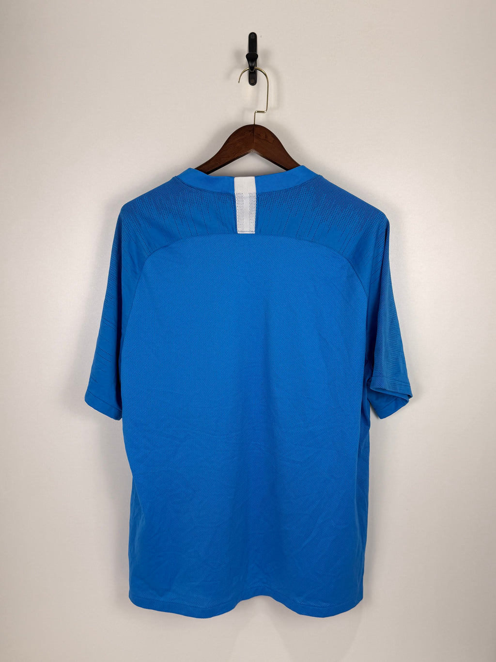 Nike Dri-FIT Strike Training Tee | C:50 L:31