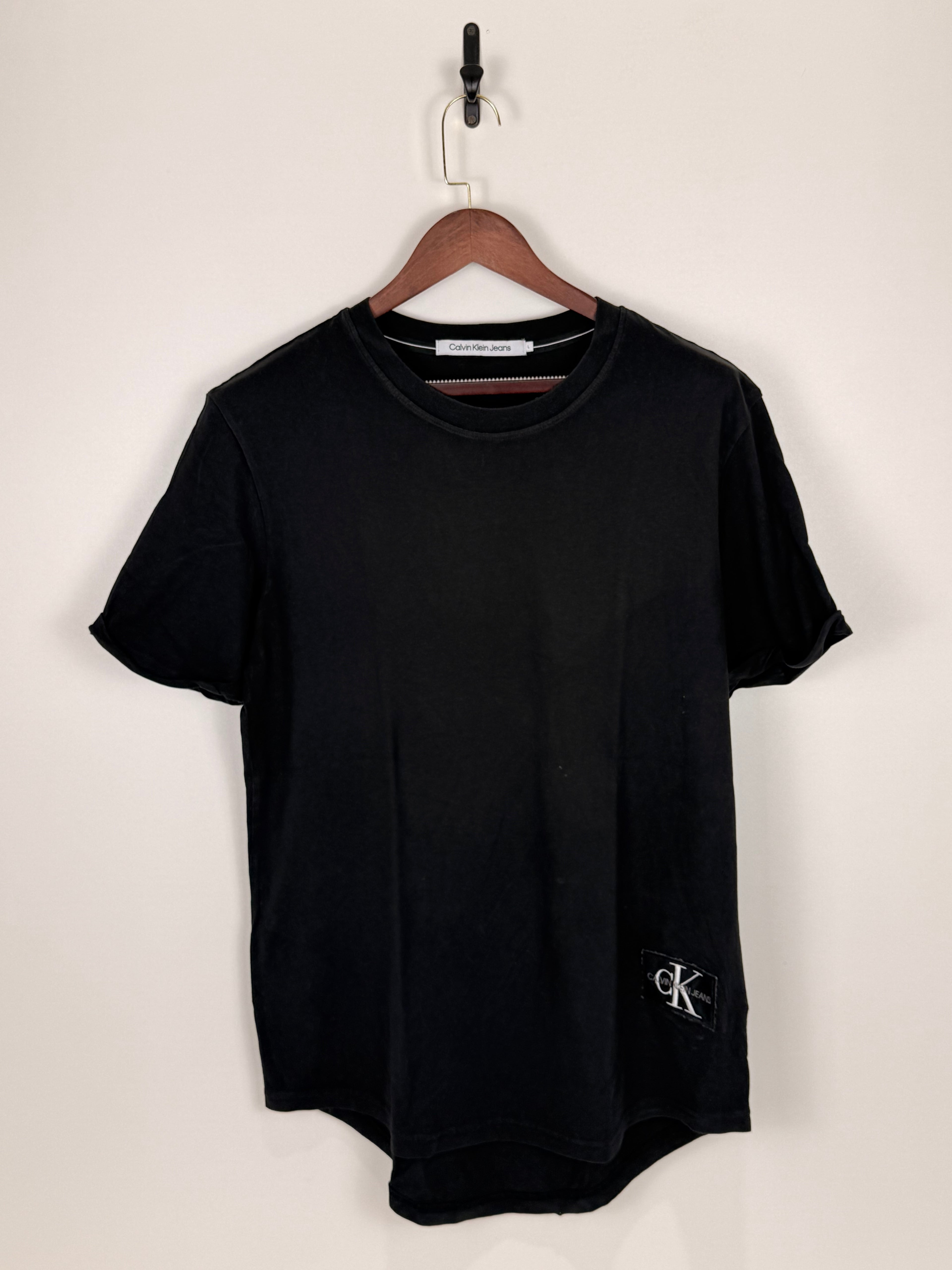 Calvin Klein Jeans Monogram Patch T-Shirt | C:44 L:30