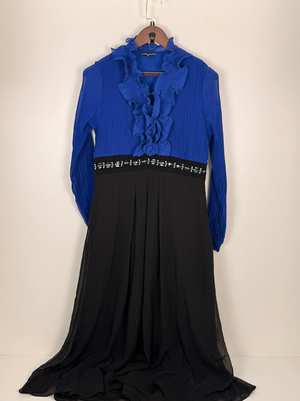 Ruffle Kneck Maxxi dress