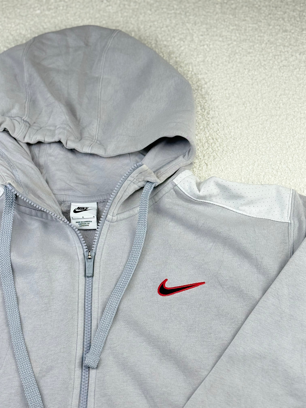 Vintage Nike Swoosh Zip-Up Hoodie | C:52 L:28