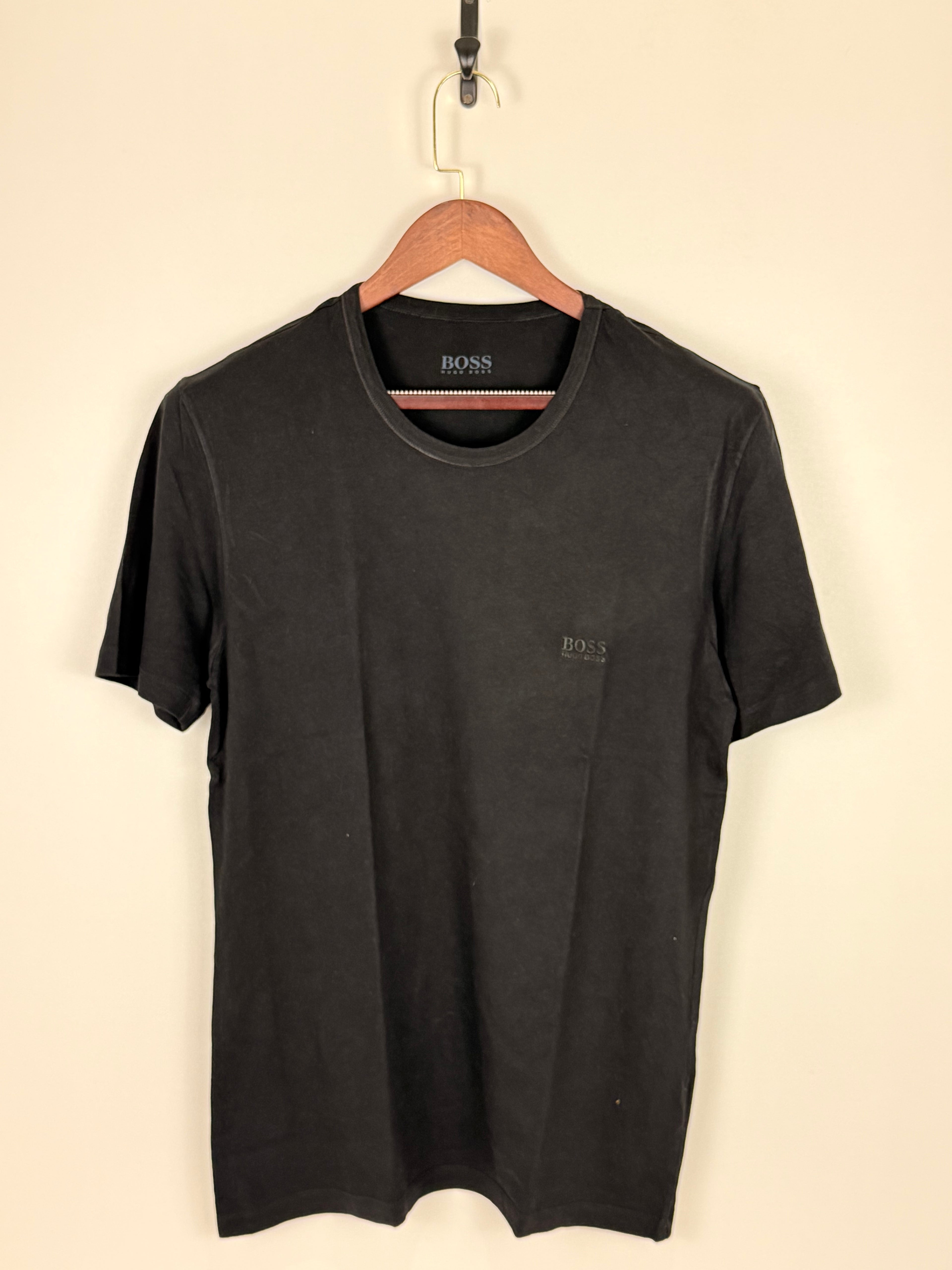 Hugo Boss Essential Logo T-Shirt | C:40 L:28