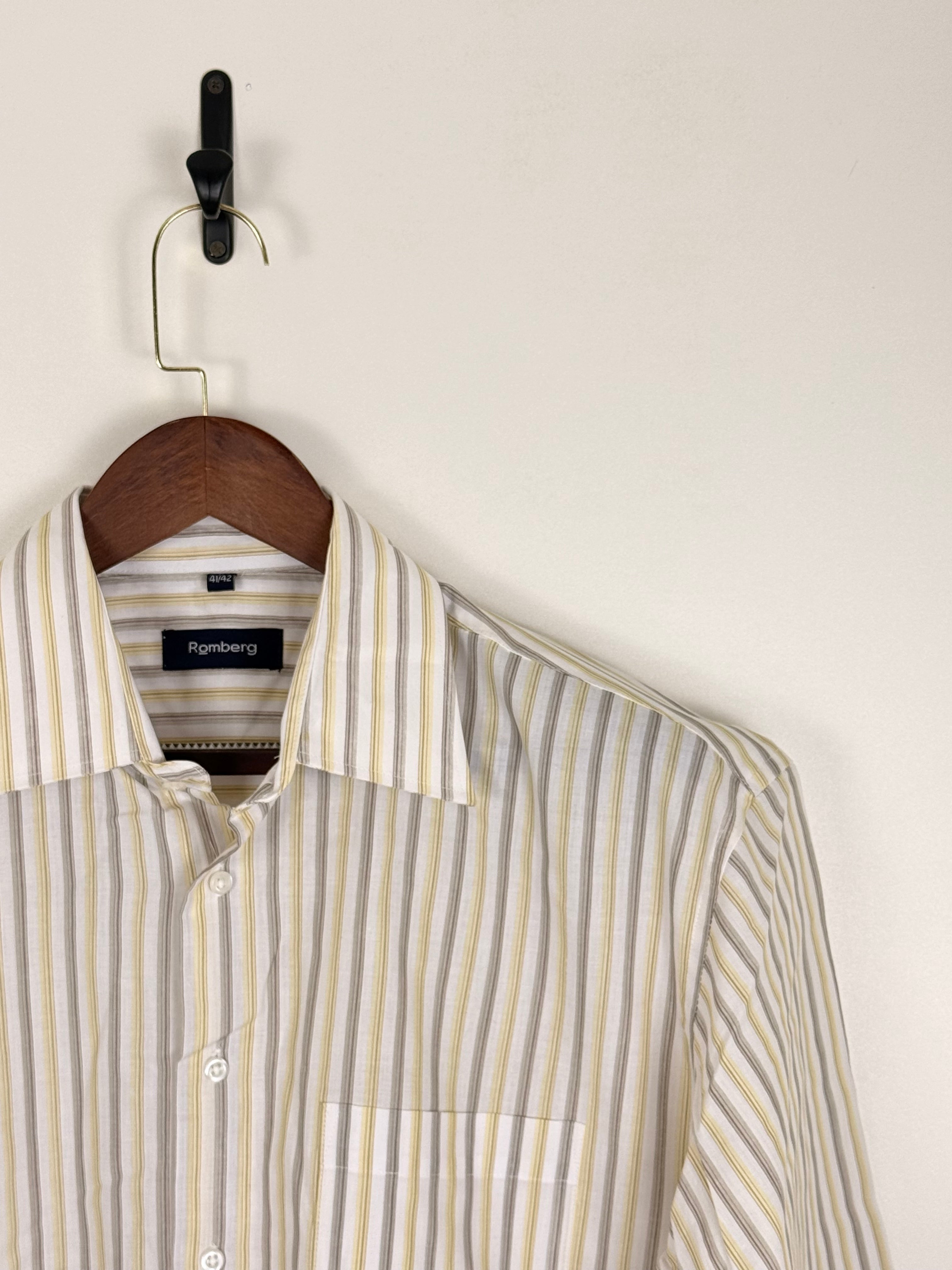 Cream & Yellow Striped Short-Sleeve Shirt | C:50 L:30