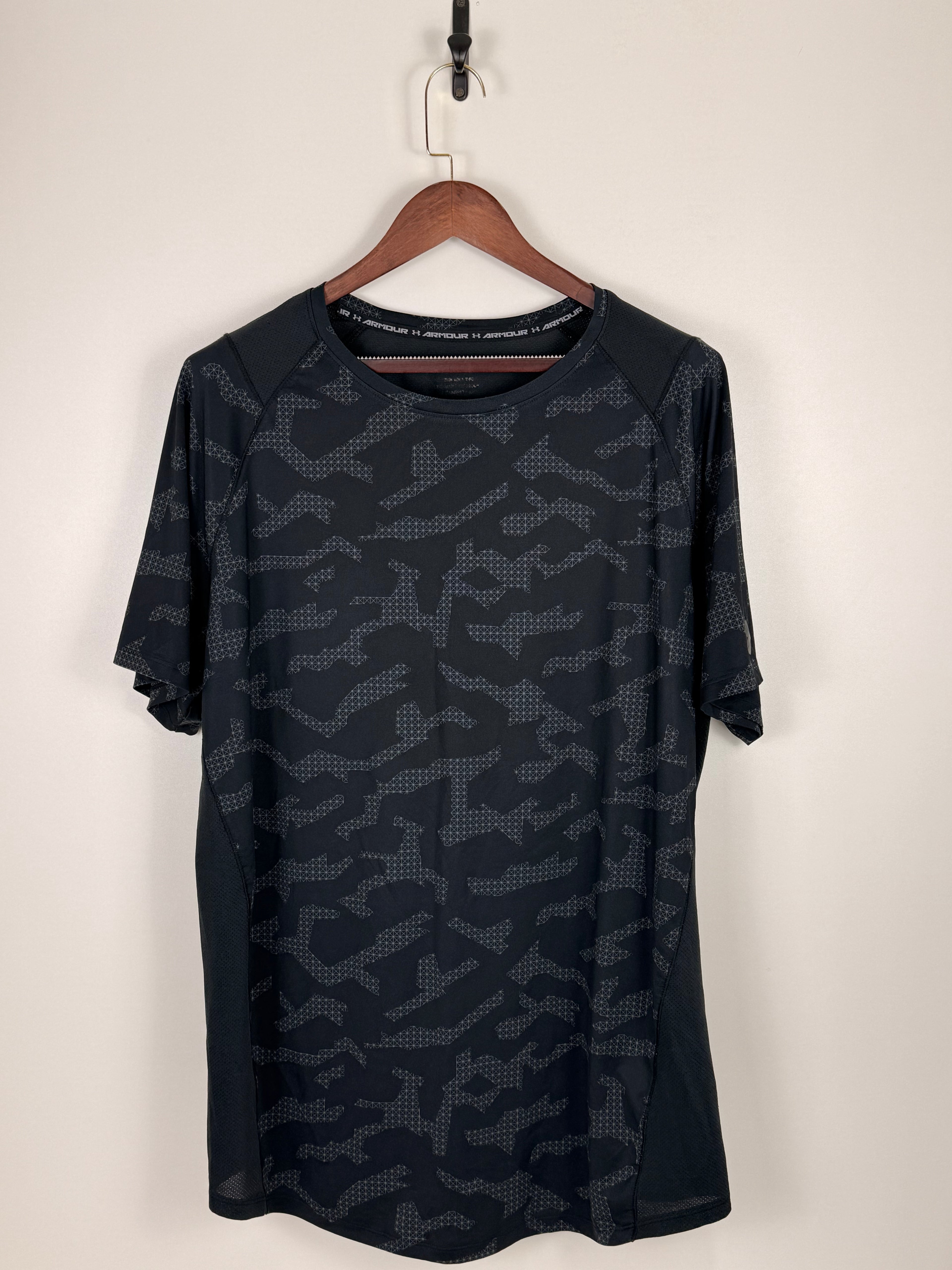 Under Armour Geo Camo Performance Tee | C:50 L:32