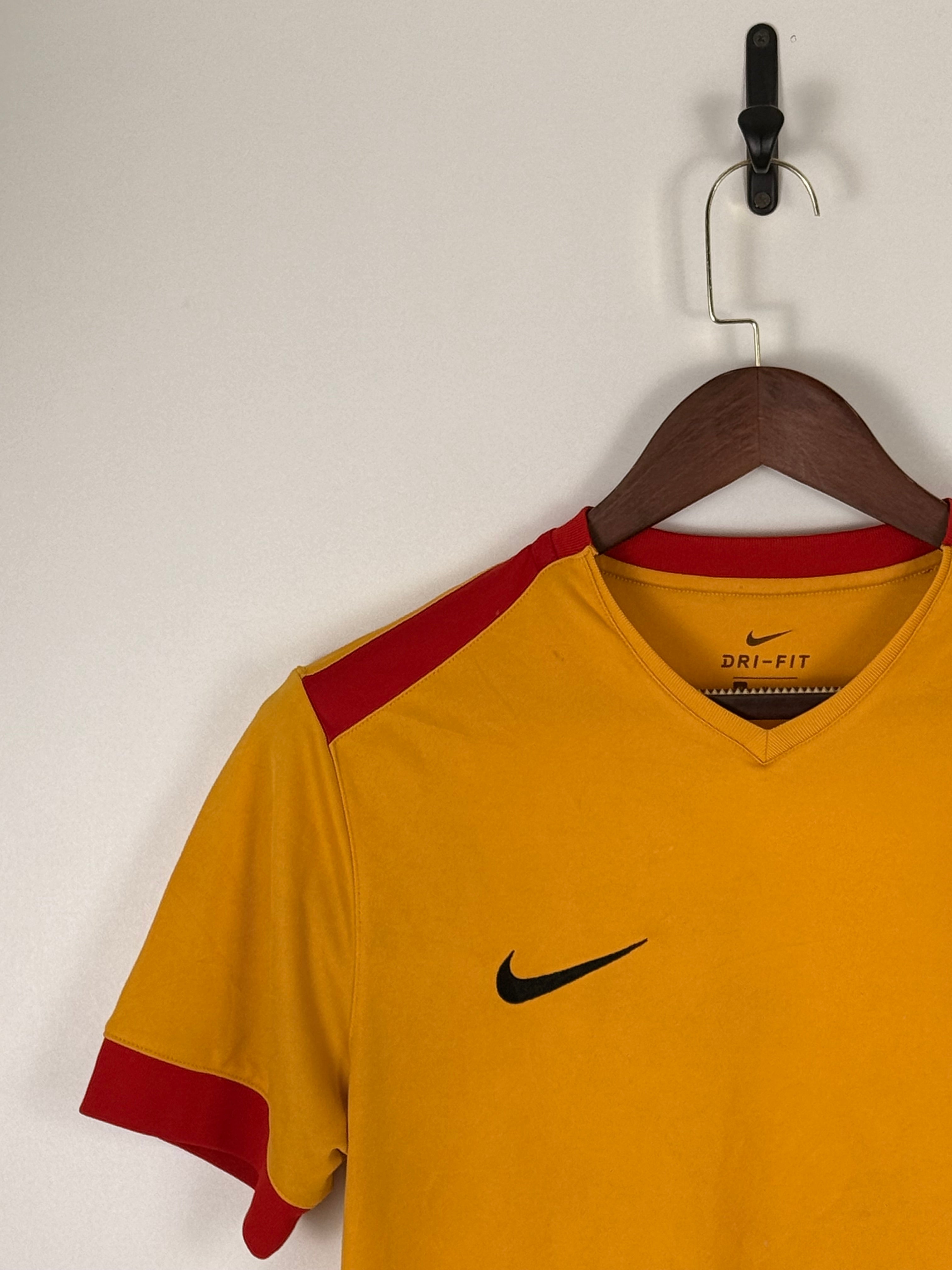 Nike Football T-Shirt | C:    L: