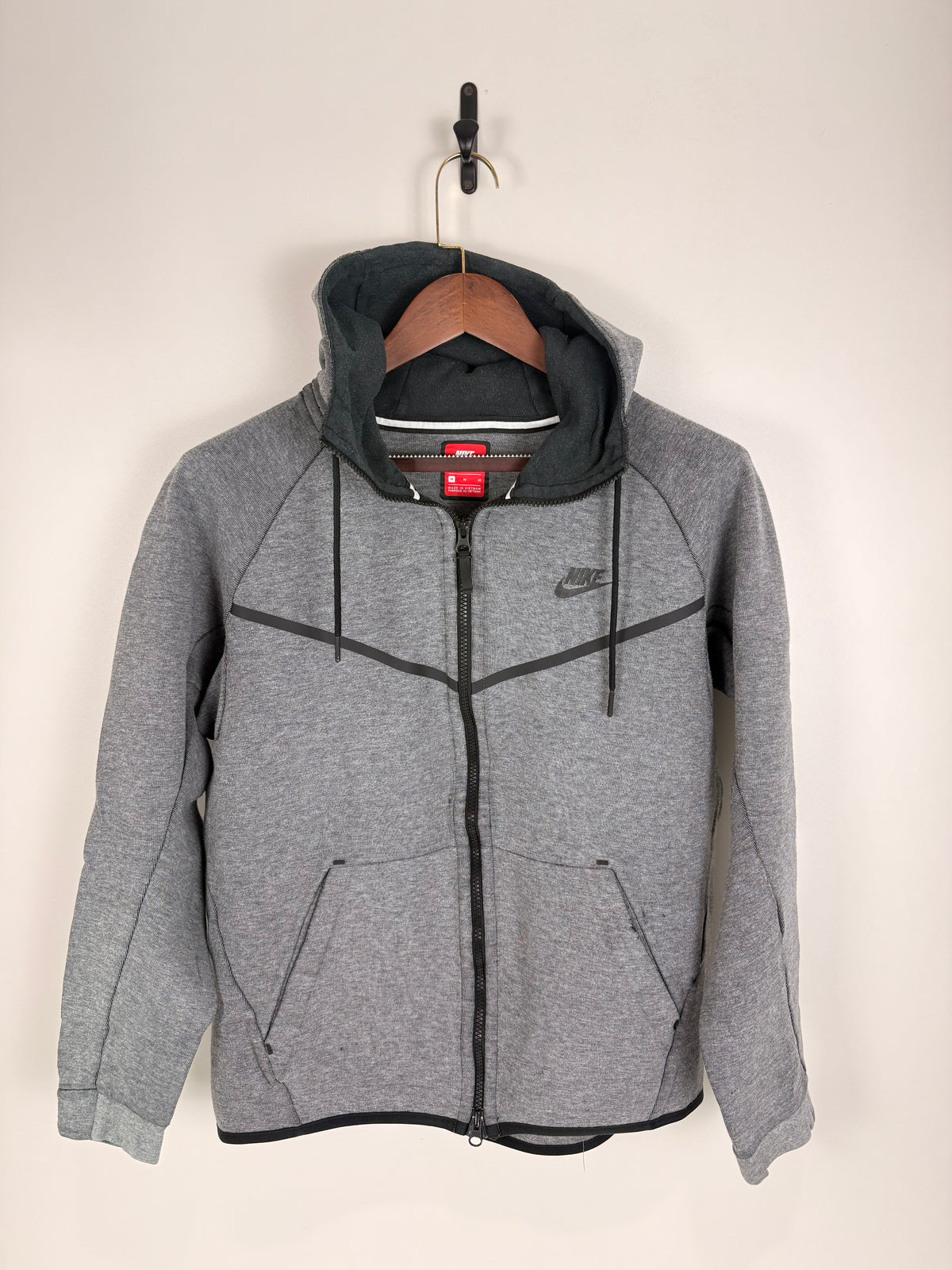 Nike Tech Fleece Grey Zip-Up Hoodie | C:44 L:25