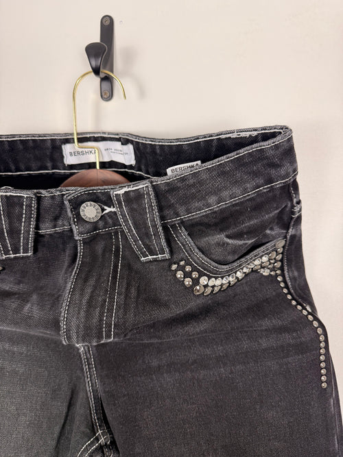 Bershka wide legged embeleshed Jeans