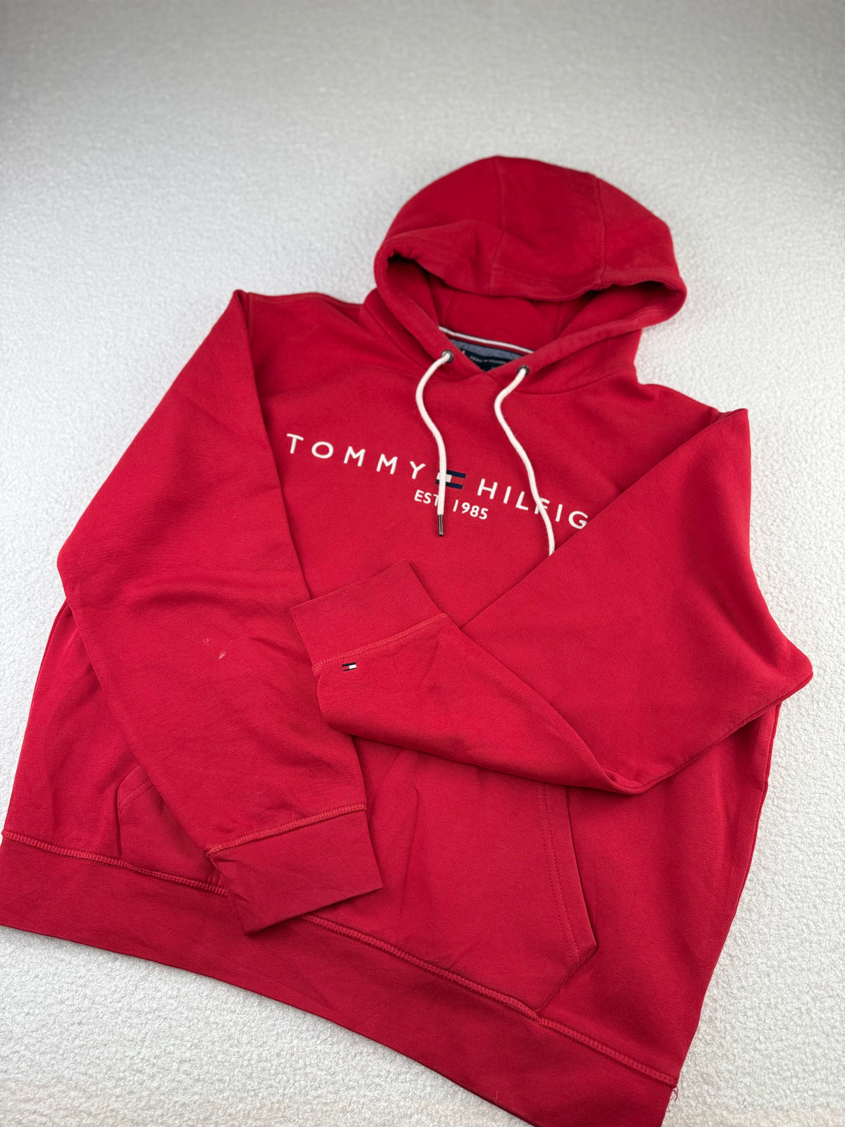 Tommy Hilfiger Established 1985 Logo Hoodie | C:52 L:26