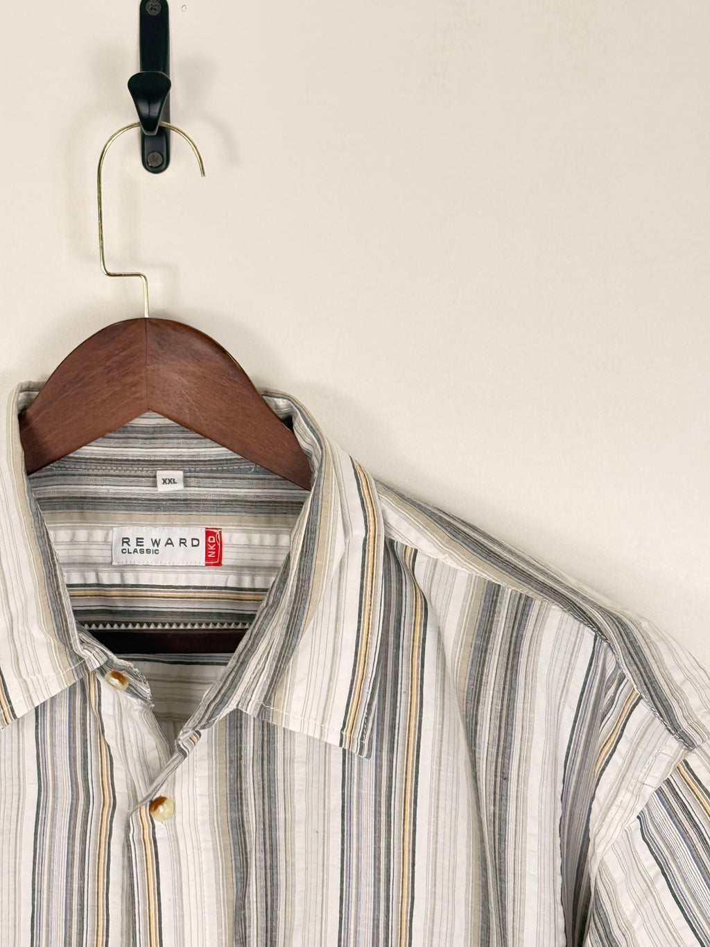 Vintage Neutral Stripe Button-Up Shirt | C:52 L:32