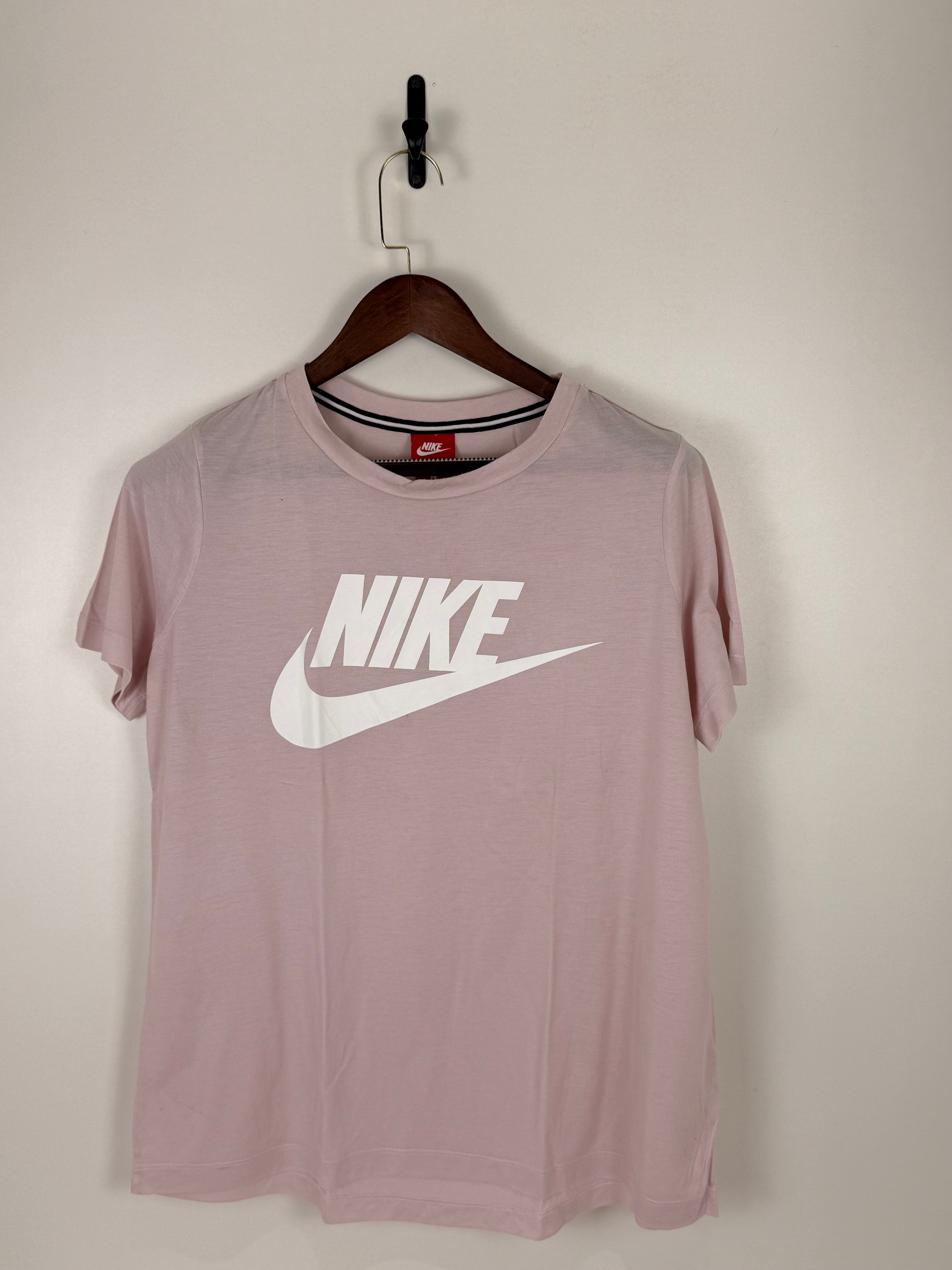 Nike Futura Logo Tee Blush Pink | C: 46 L:26
