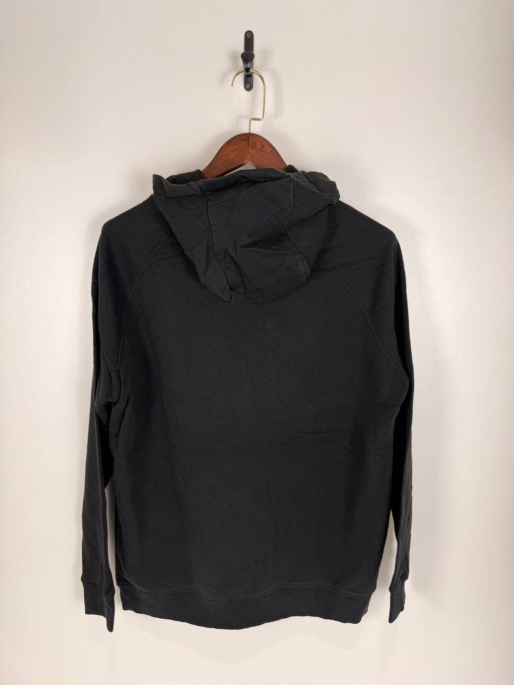 Gymshark Black Pullover Hoodie | C:48 L:29