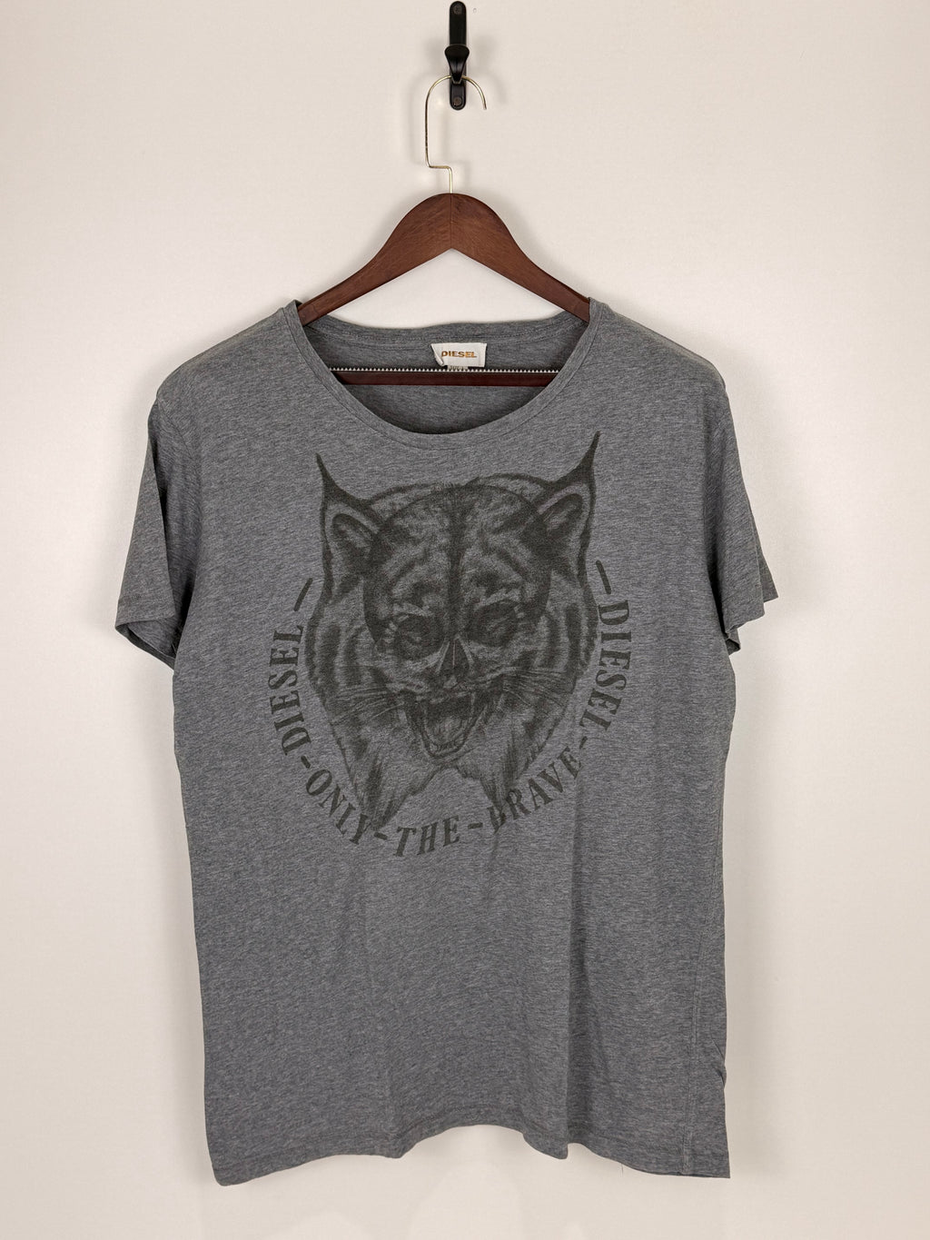 Diesel Wolf Graphic T-Shirt | C: 46, L:29