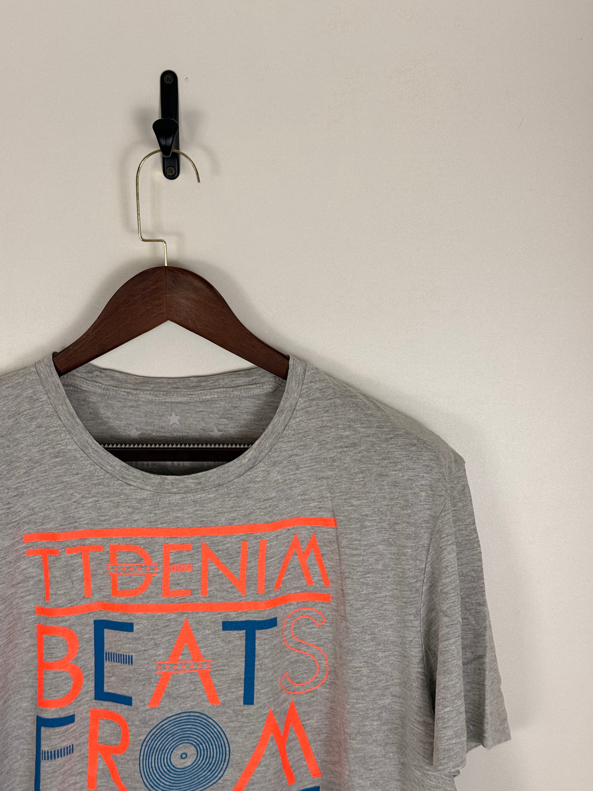 Tom Tailor Graphic Tee | C:48 L:28