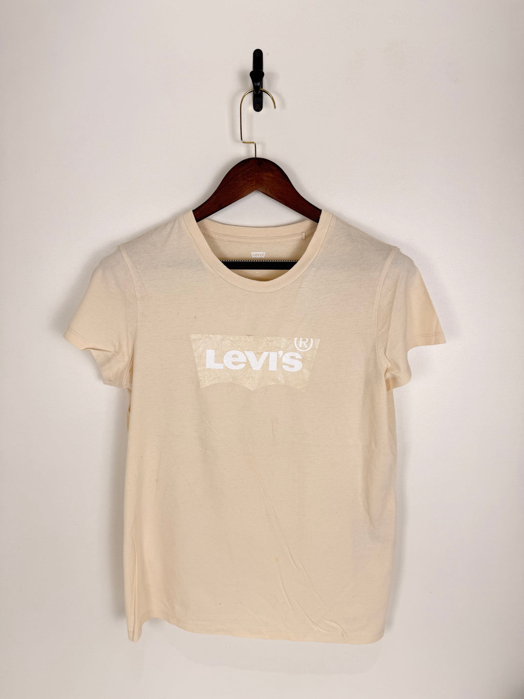 Levi’s Tee | C:38 L:25