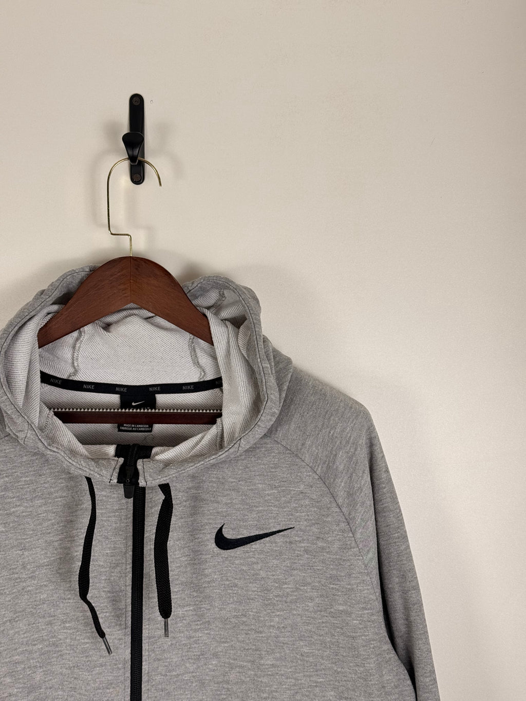 Nike Grey Tech Fleece Zip-Up Hoodie | C:50 L:28