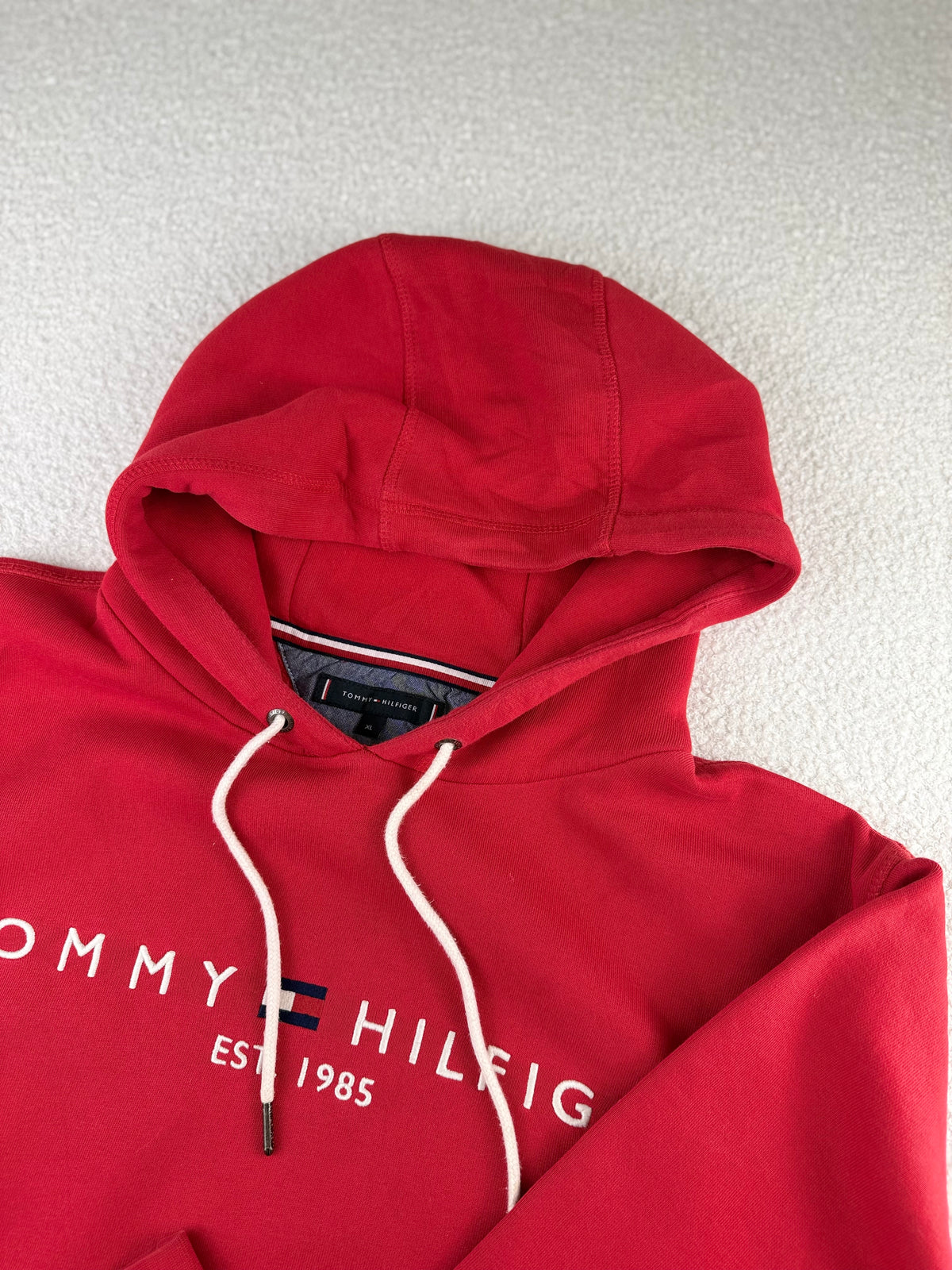 Tommy Hilfiger Established 1985 Logo Hoodie | C:52 L:26