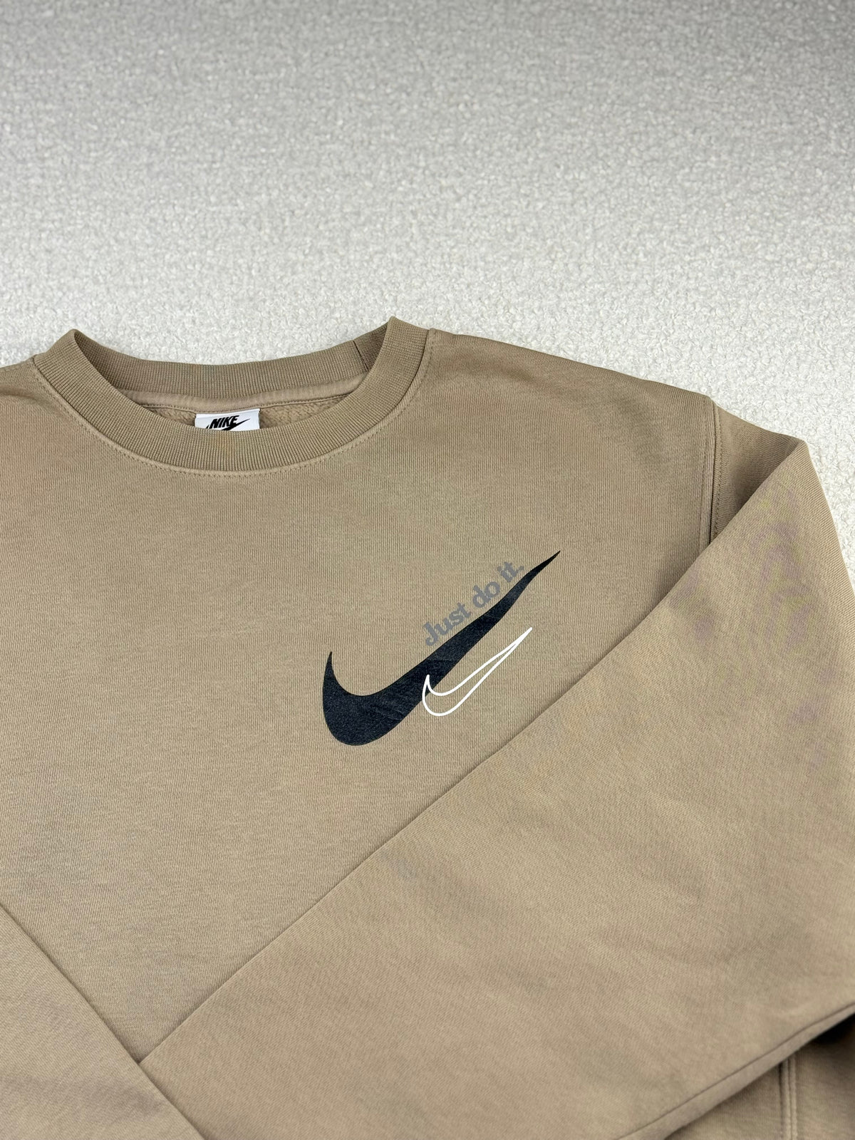 Vintage Nike Swoosh Logo Sweatshirt | C:50 L:27