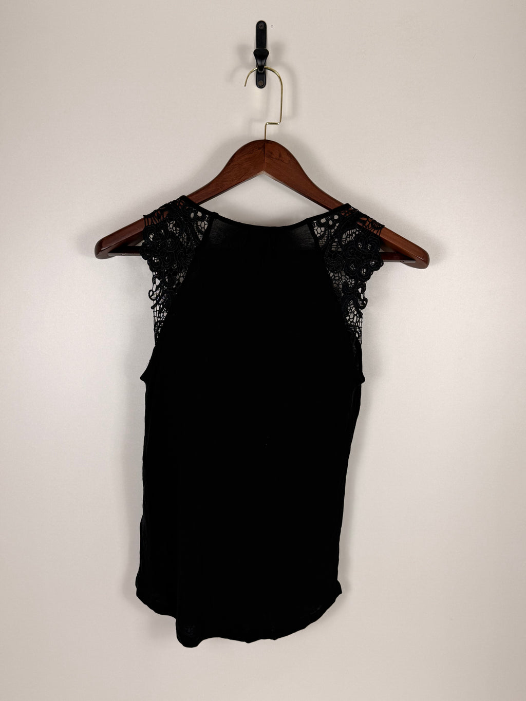 Black Crochet Lace Shoulder Sleeveless Top | C:    L: