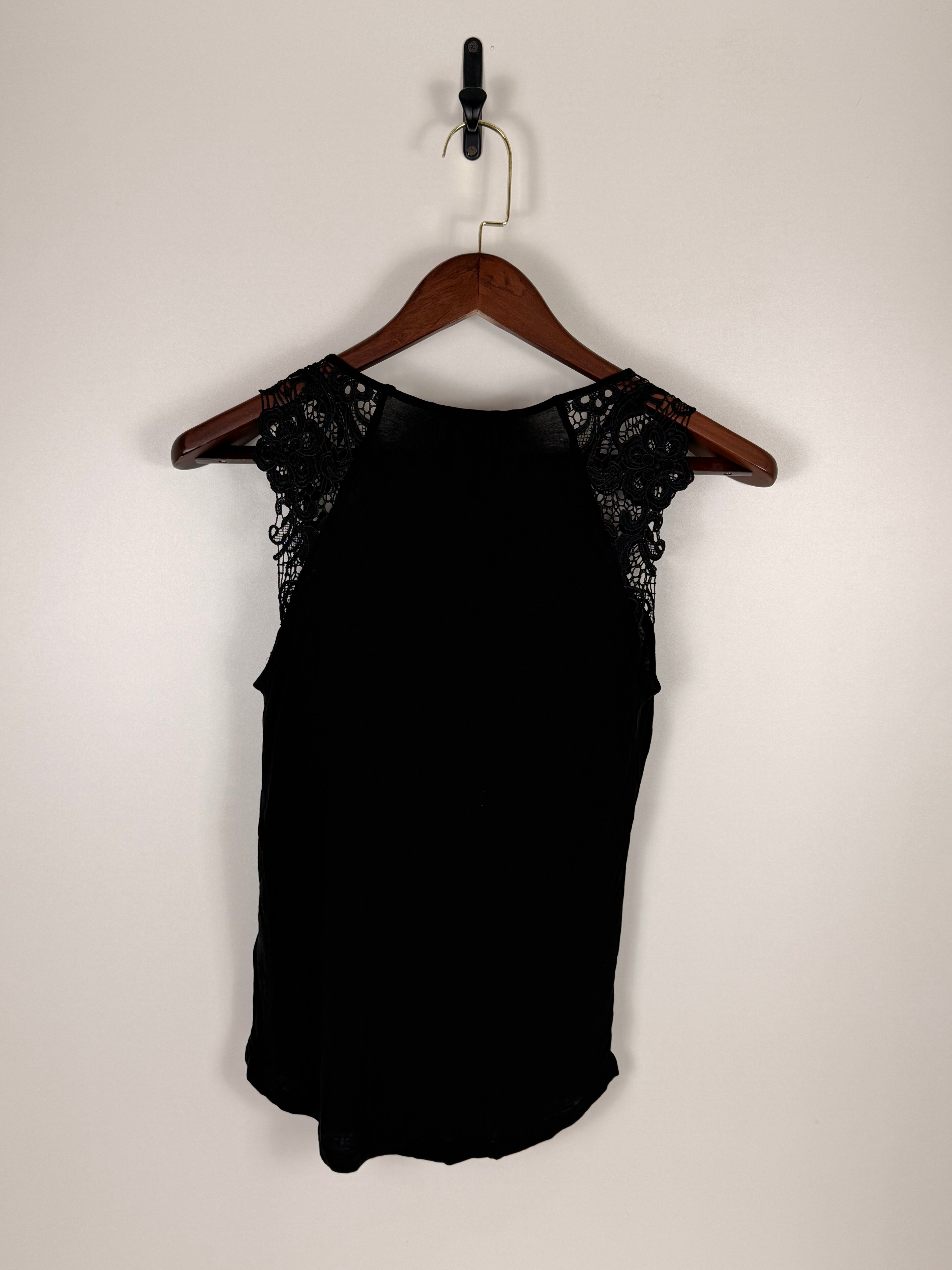 Black Crochet Lace Shoulder Sleeveless Top | C:    L: