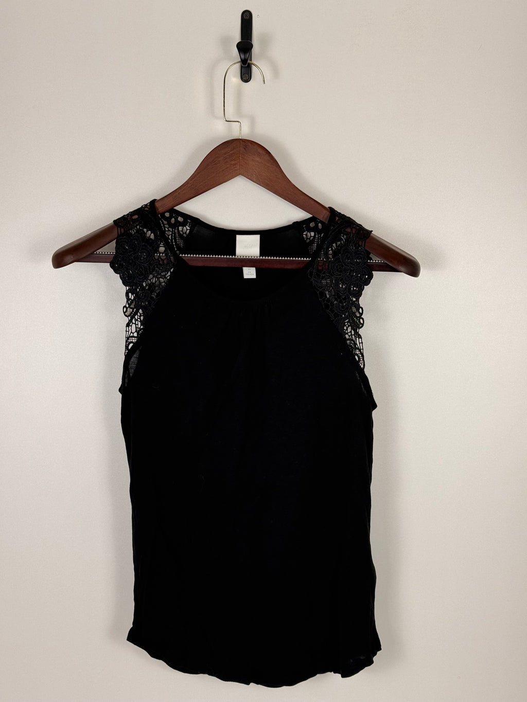 Black Crochet Lace Shoulder Sleeveless Top | C:    L: