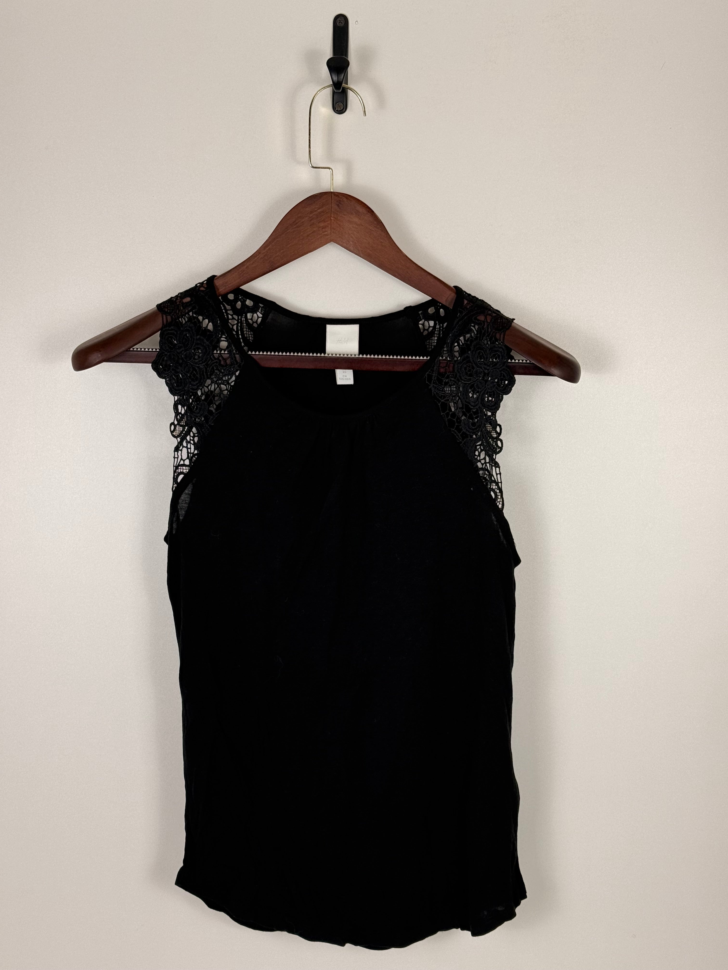 Black Crochet Lace Shoulder Sleeveless Top | C:    L: