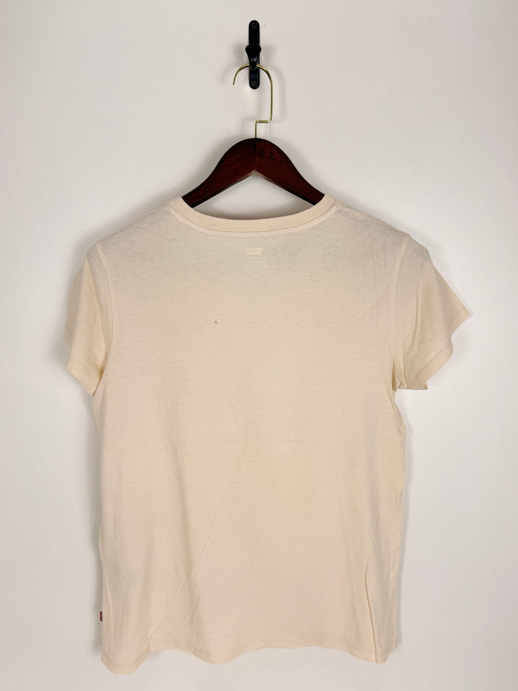 Levi’s Tee | C:38 L:25