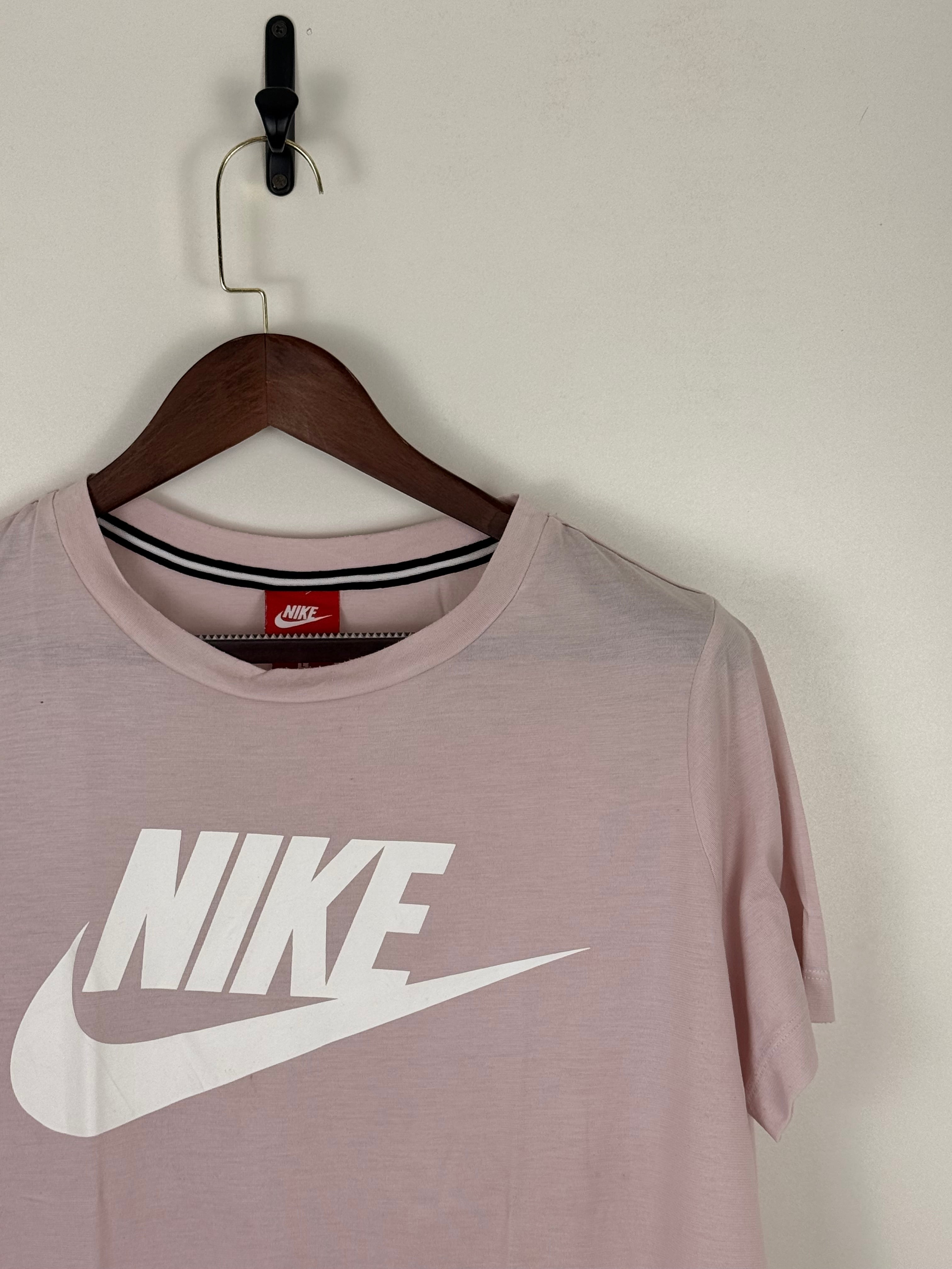 Nike Futura Logo Tee Blush Pink | C: 46 L:26