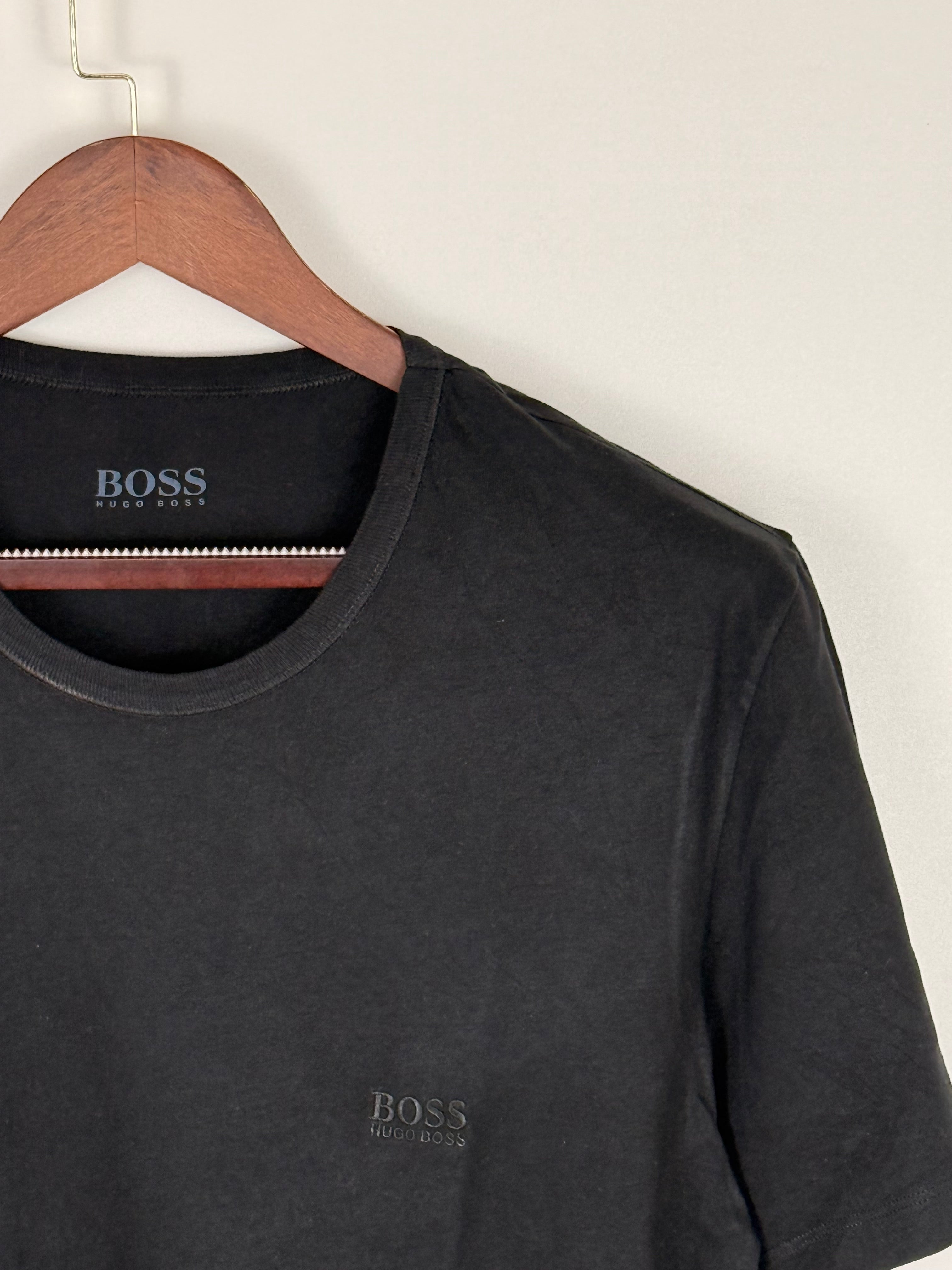Hugo Boss Essential Logo T-Shirt | C:40 L:28