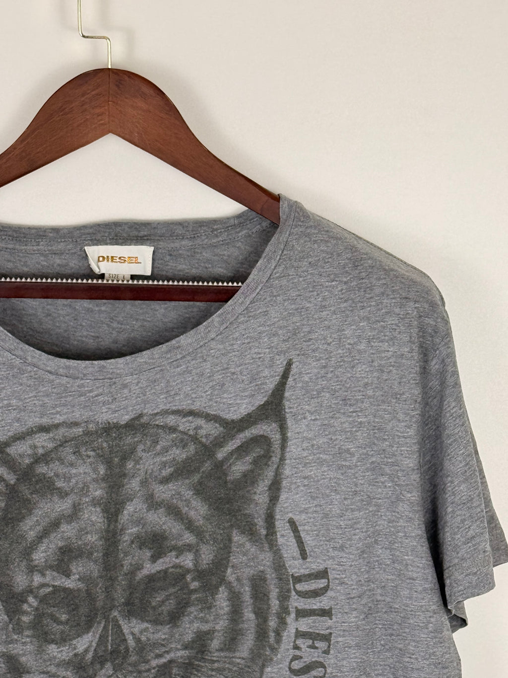 Diesel Wolf Graphic T-Shirt | C: 46, L:29