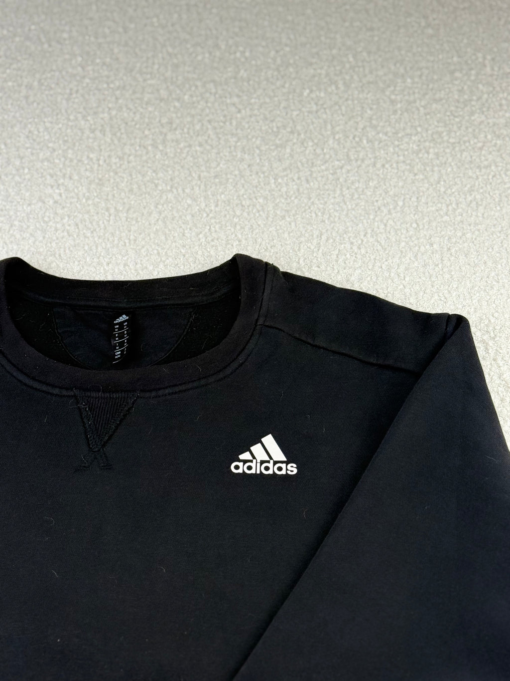 Adidas Minimal Logo Crewneck Sweatshirt | C:48 L:26