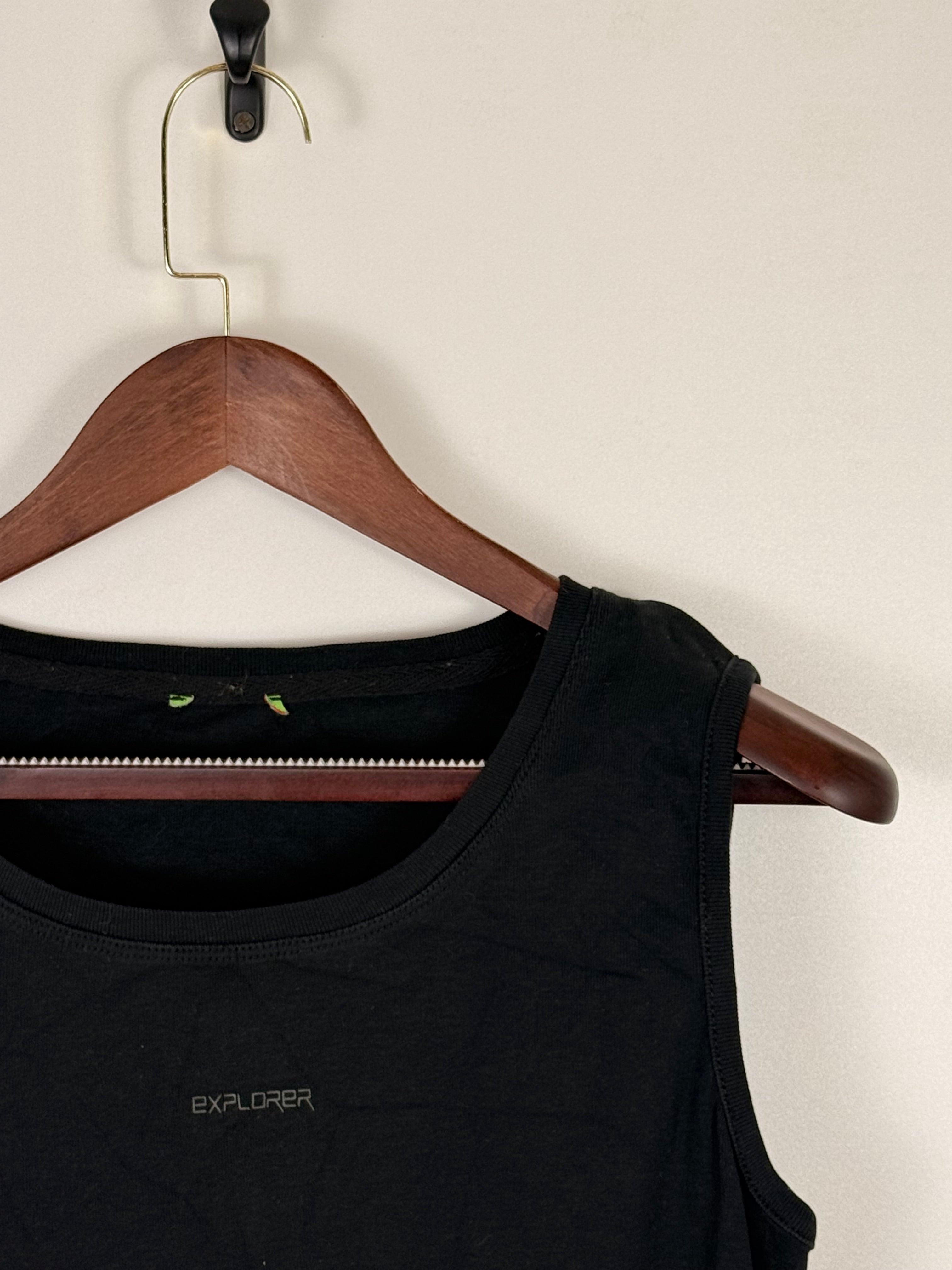 Explorer Black Sleeveless Performance Tank Top | C:    L: